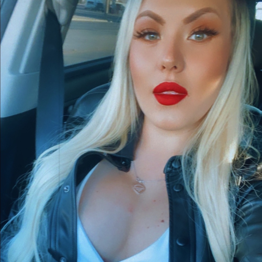 Meet your Posher, Diana